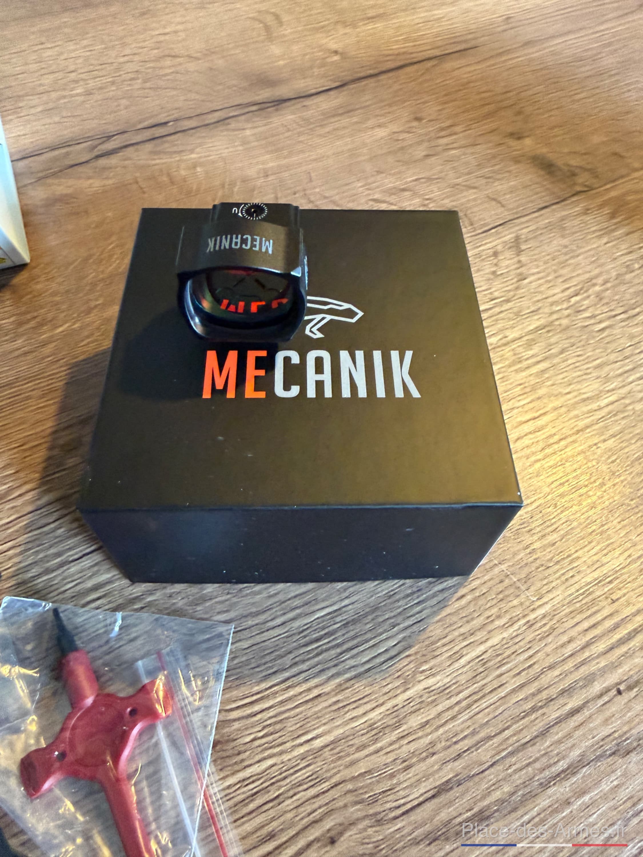 Vend point rouge Mekanik MO3 Neuf — photo 3
